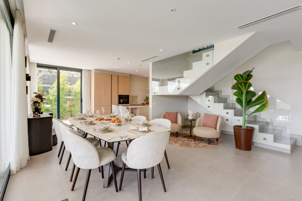 Dining table, seating for eight, Villa Castaño